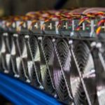 Доход биткоин-майнеров сильно просел