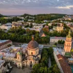 Осінні екскурсії для школярів: навчання, пригоди й теплі спогади