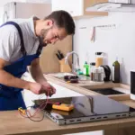 Почему замерзает задняя стенка холодильника?