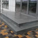 Зовнішні сходи з граніту: стійкість до морозу і вологи
